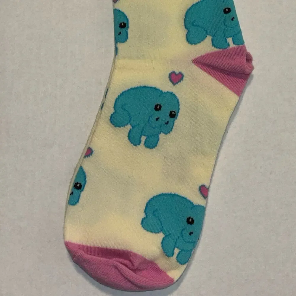 NWT Sock it to me Manatee Knee High Socks Women's tall socks blue/pink size 5-10